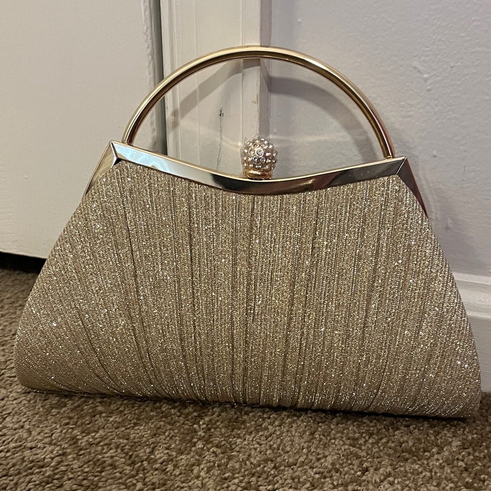 Chic Gold Evening Clutch with Handle